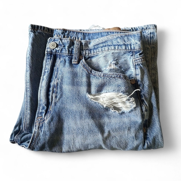 Women's AE Low Rise Baggy Flare Jeans Size 8 *SHORT* Distressed - Picture 11 of 12